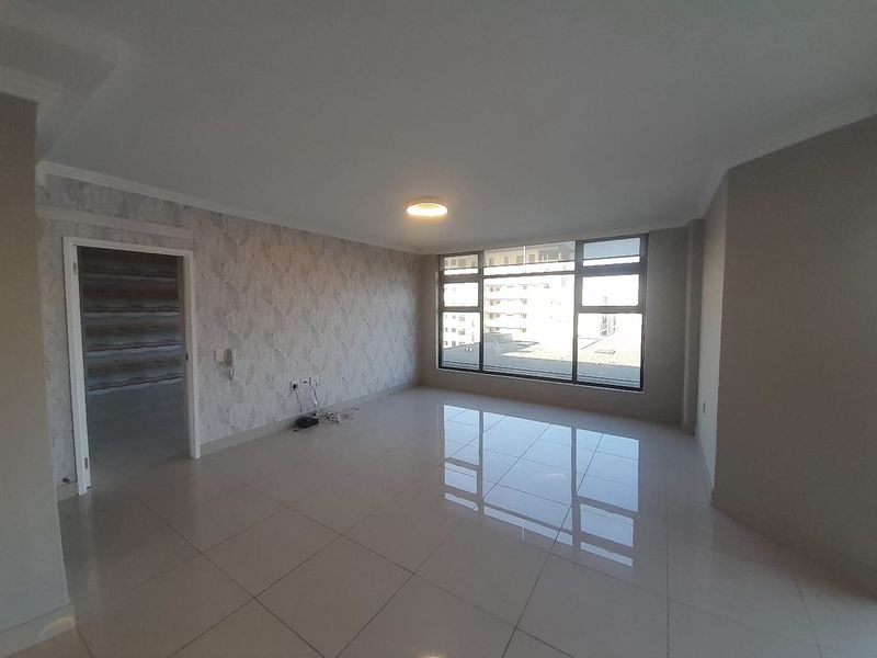 Elegant 3-Bedroom Apartment with Beautiful Sea Views & Dual Balconies - Photo 8
