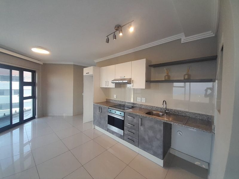 Elegant 3-Bedroom Apartment with Beautiful Sea Views & Dual Balconies - Photo 6