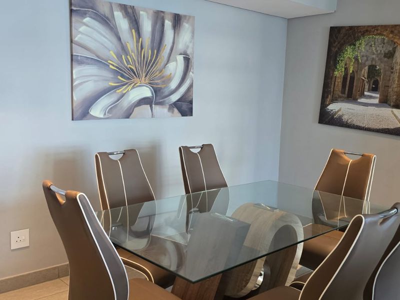 Beautiful 3 Bedroom 3 Bathroom in Umhlanga Central - Photo 4