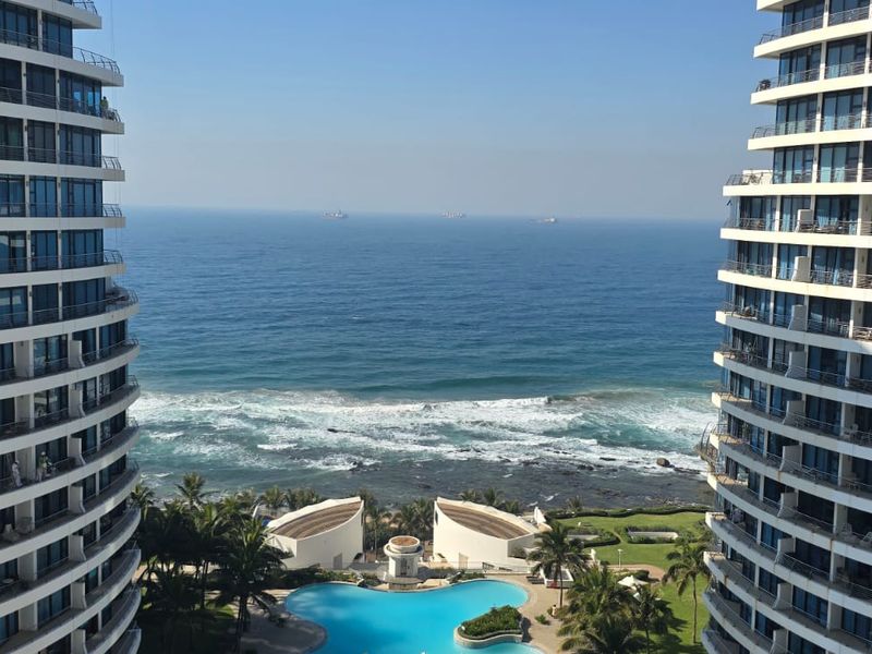 Beautiful 3 Bedroom 3 Bathroom in Umhlanga Central - Photo 1