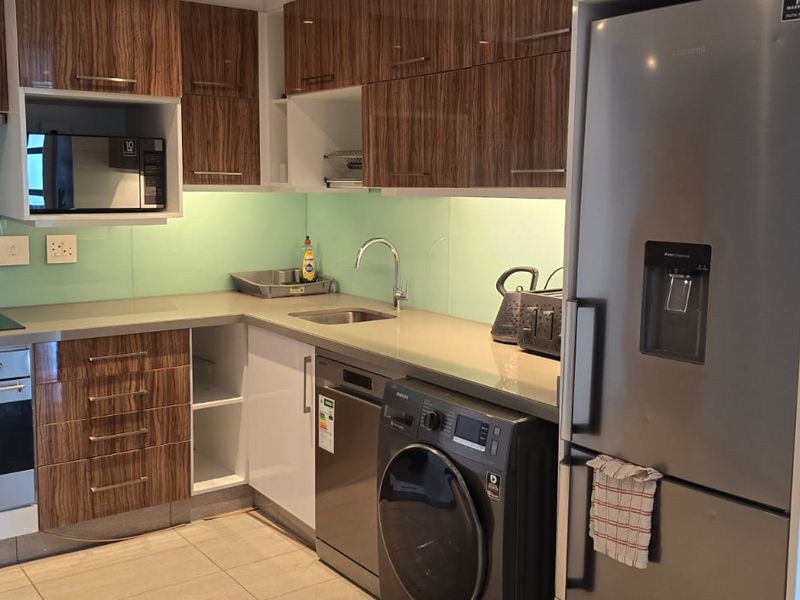 Beautiful 3 Bedroom 3 Bathroom in Umhlanga Central - Photo 3