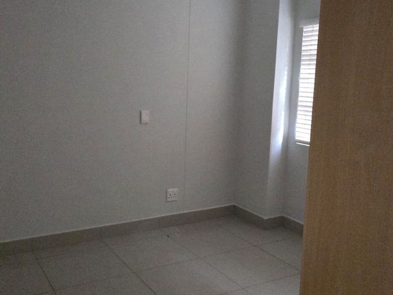 2 Bedroom 1 Bathroom Apartment For Sale -Umhlanga Ridge - Photo 6