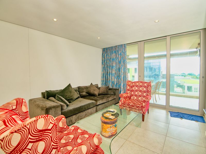 Modern 3-Bedroom, 3-Bathroom Furnished Apartment - Photo 3