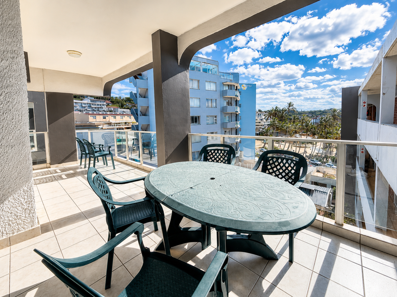 Apartment For Sale In Margate - Photo 3