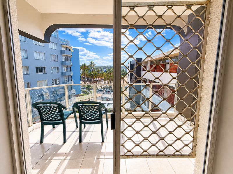Apartment For Sale In Margate - Photo 9