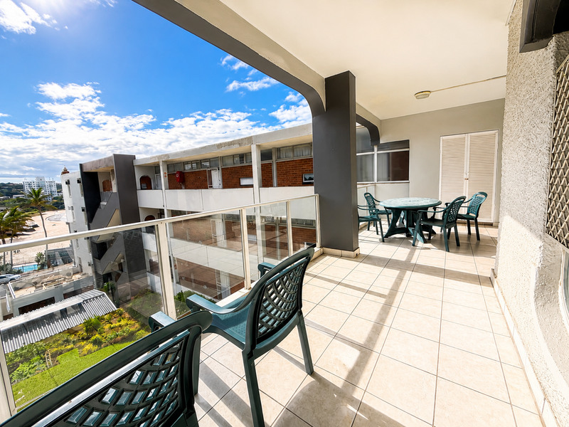 Apartment For Sale In Margate - Photo 2