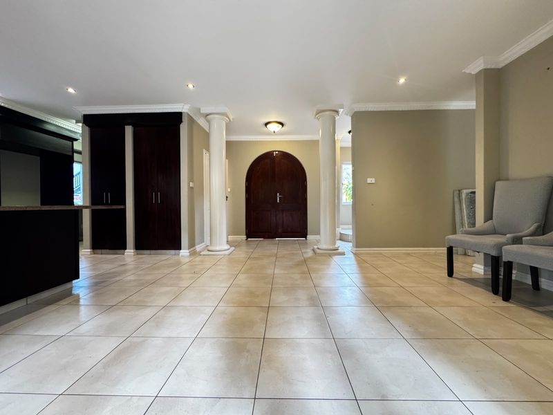 Spacious 4-Bedroom House For Rent. - Photo 3