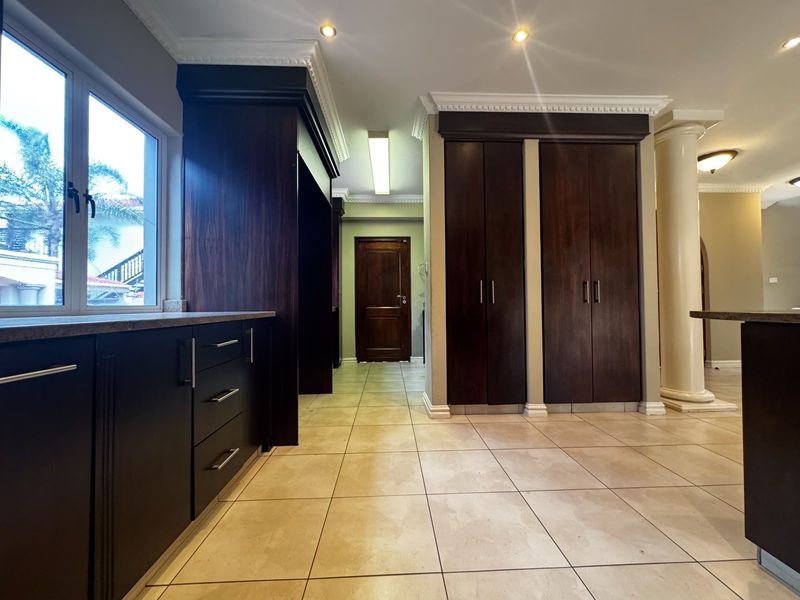 Spacious 4-Bedroom House For Rent. - Photo 4