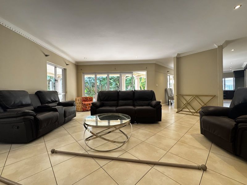 Spacious 4-Bedroom House For Rent. - Photo 8