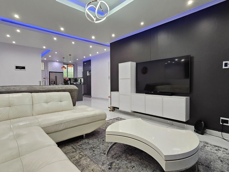 Fully Furnished 1 Bedroom, 1 Bathroom Apartment - Photo 3