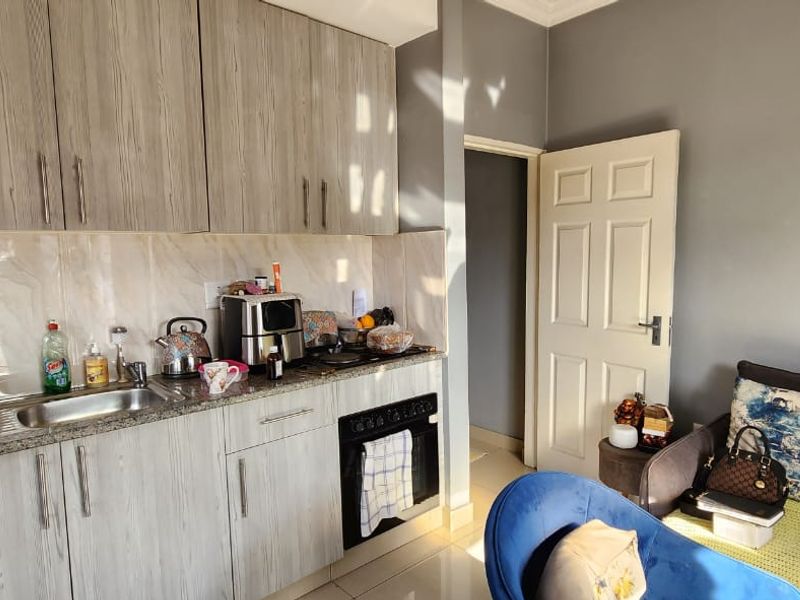 Flat to let - Photo 5