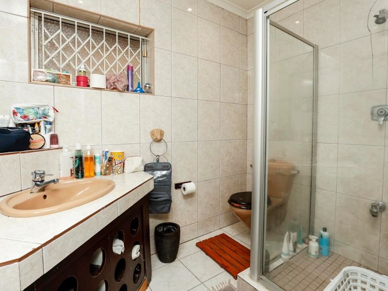 3 Bedroom House For Sale In Clare Estate - Photo 10