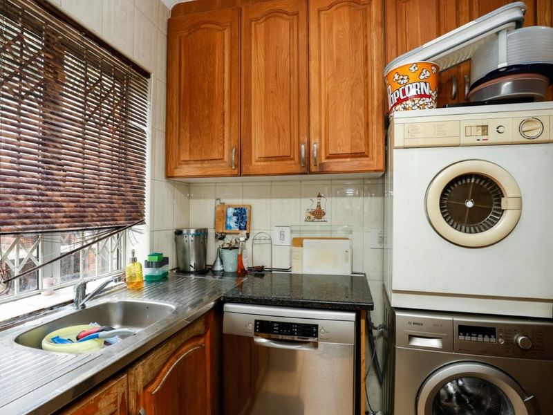 3 Bedroom House For Sale In Clare Estate - Photo 5
