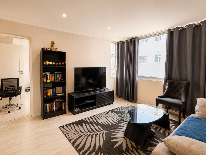 Modern 2-Bedroom Apartment Designed for Space and Comfort in Green Point - Photo 10