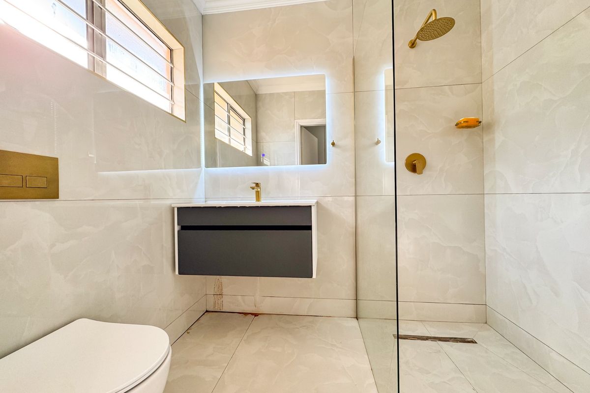 Prime Property Presents Berkley Townhouse for Sale - Photo 4