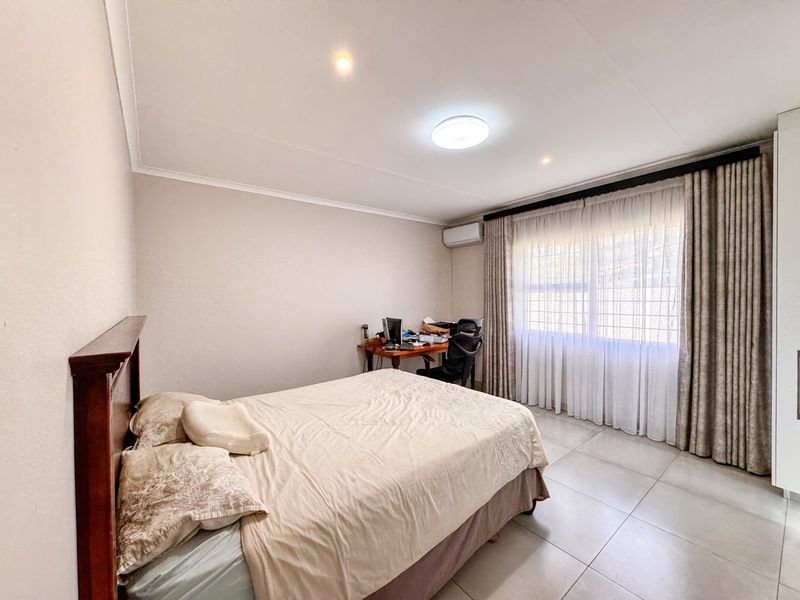 Prime Property Presents Berkley Townhouse for Sale - Photo 7