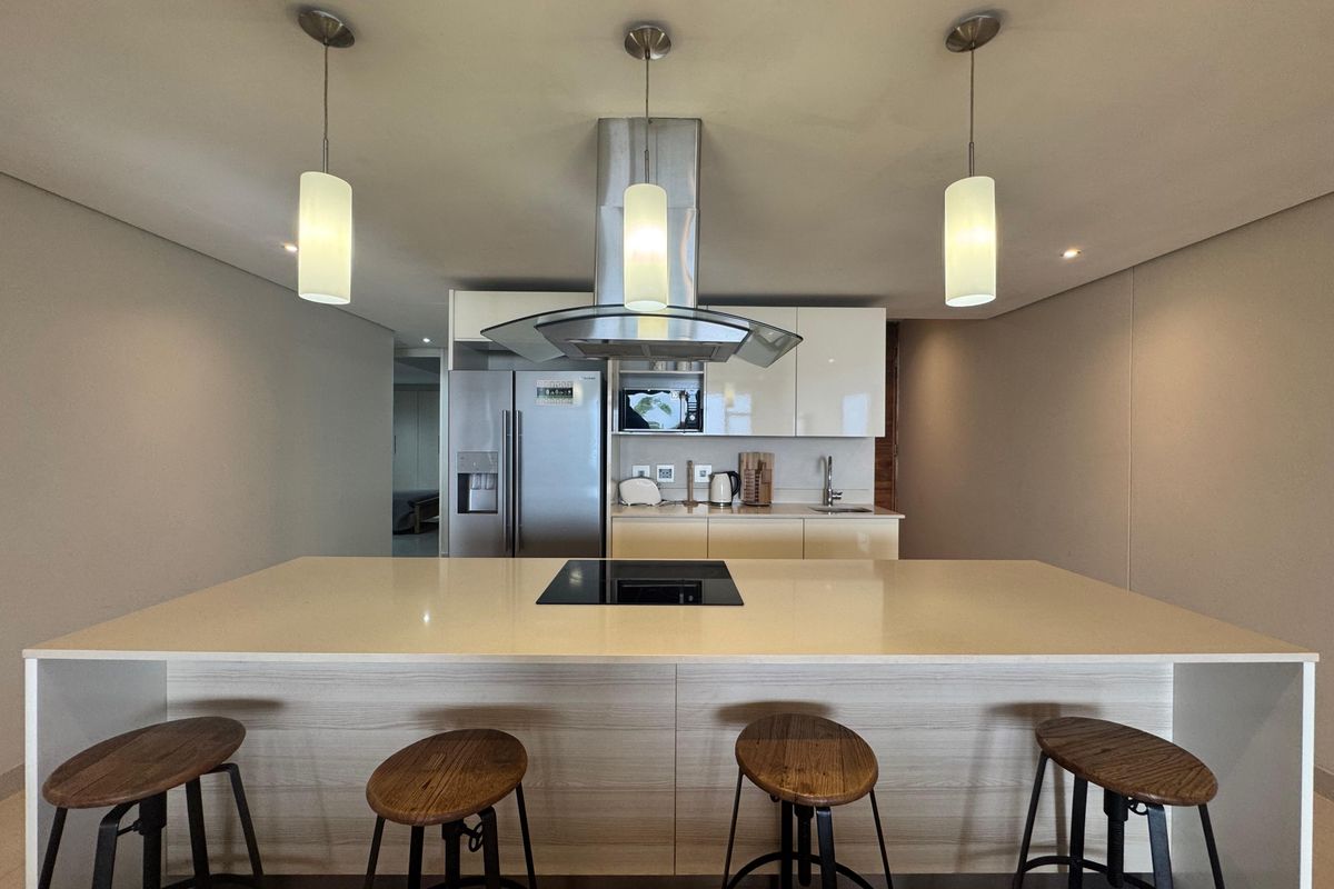 Elegant 3-Bedroom Apartment with Spectacular Sea Views in Herrwood Skye, Umhlanga. - Photo 2