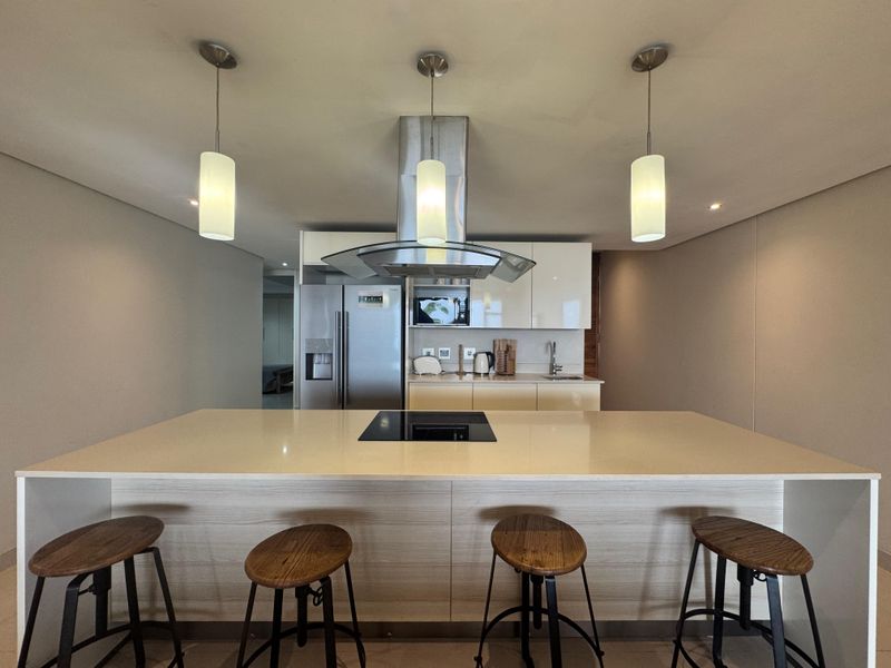 Elegant 3-Bedroom Apartment with Spectacular Sea Views in Herrwood Skye, Umhlanga. - Photo 2