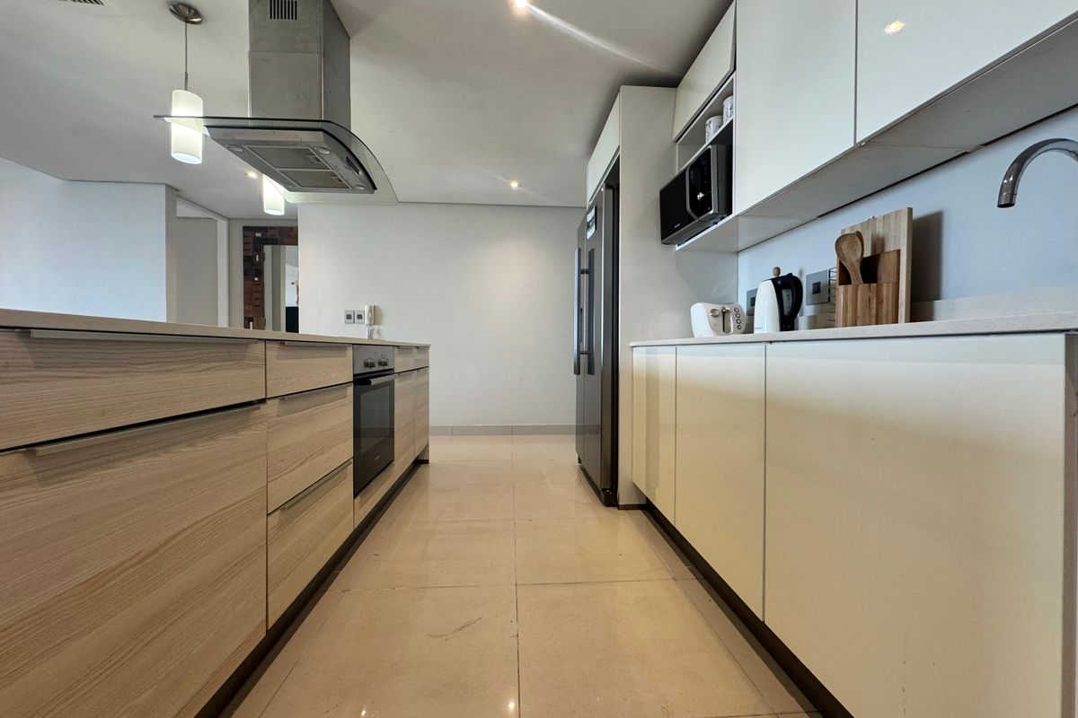 Elegant 3-Bedroom Apartment with Spectacular Sea Views in Herrwood Skye, Umhlanga. - Photo 4