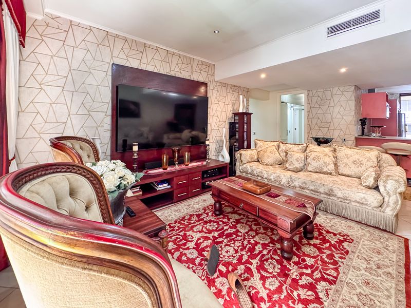 Modern 2 Bedroom, 2 Bathroom Apartment at The Auroras - Photo 10
