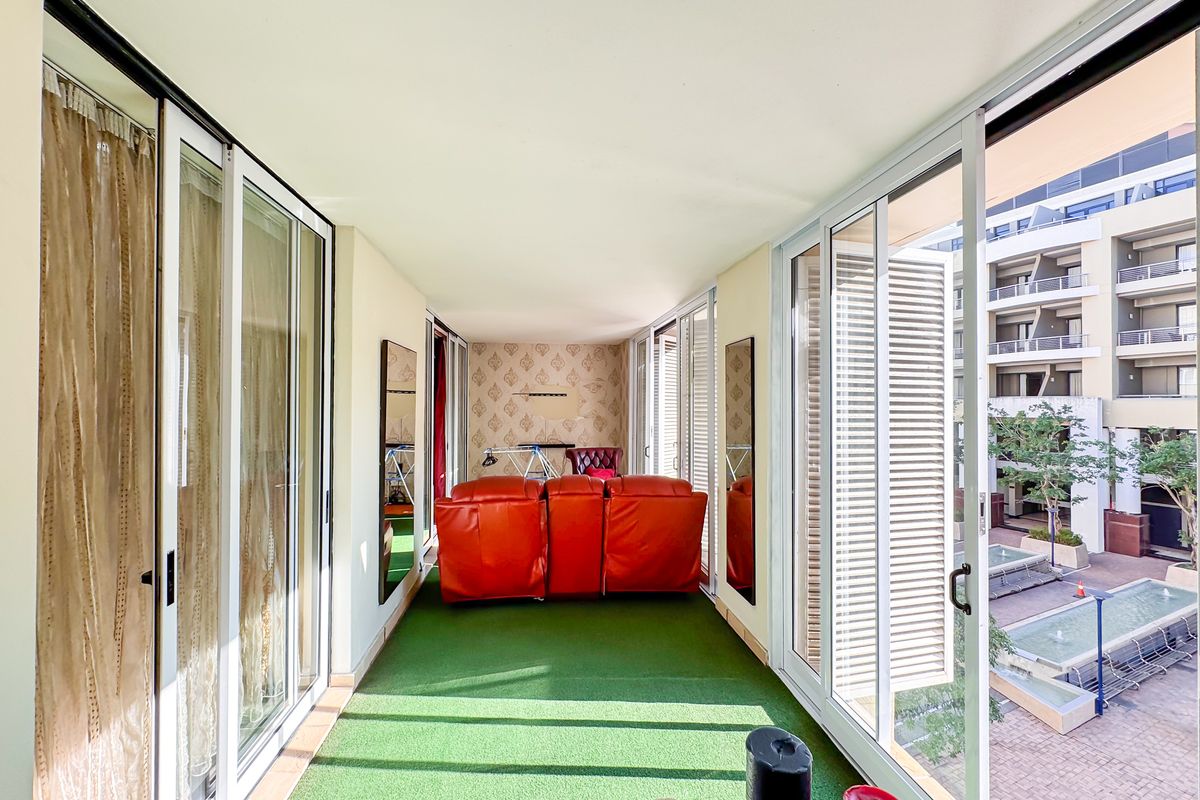 Modern 2 Bedroom, 2 Bathroom Apartment at The Auroras - Photo 5