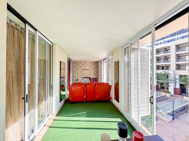 Modern 2 Bedroom, 2 Bathroom Apartment at The Auroras - Photo 5