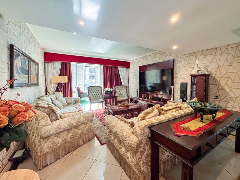 Modern 2 Bedroom, 2 Bathroom Apartment at The Auroras - Photo 8
