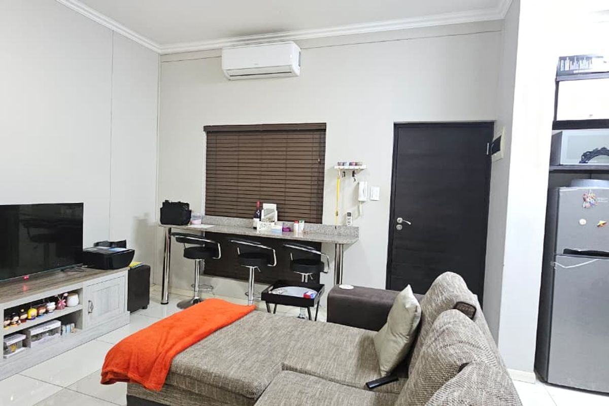 2 Bedroom Apartment for Sale - Photo 3