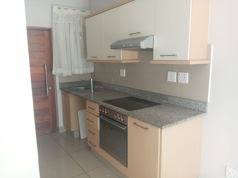 Prime  Property Presents A Stunning Two Bedroom Apartment Situated In Umhlanga Ridge - Photo 3