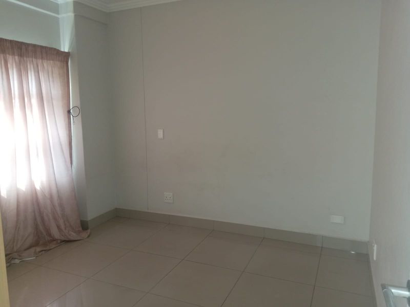 Prime  Property Presents A Stunning Two Bedroom Apartment Situated In Umhlanga Ridge - Photo 6