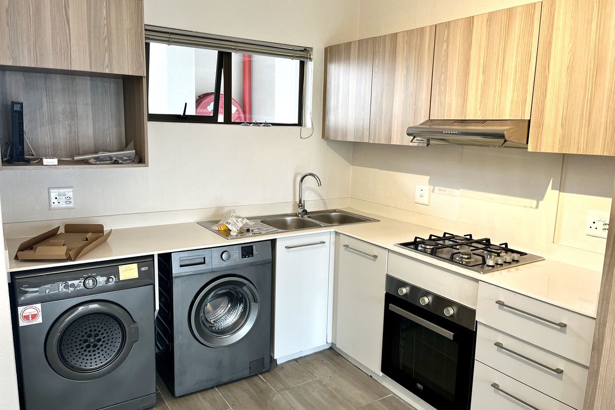 2 Bed 2 Bath. - Photo 2