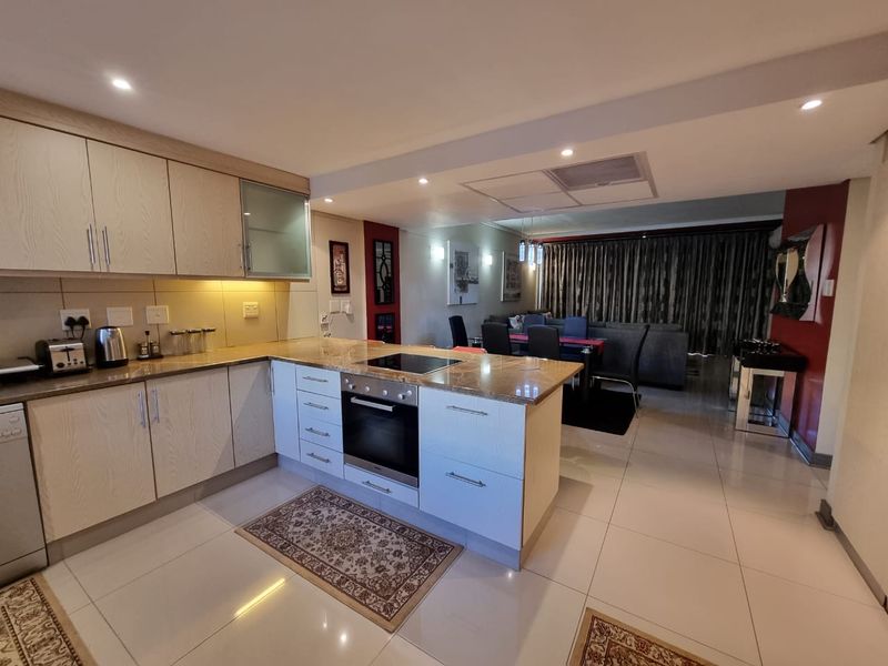 Luxury 2 Bedroom Furnished Apartment  in umhlanga for rent - Photo 2