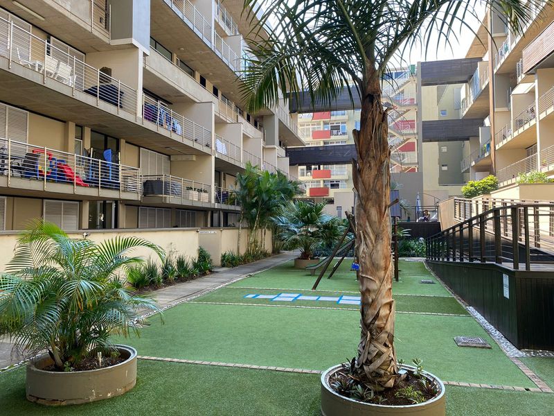 Modern 2 Bedroom, 2 Bathroom Apartment at The Auroras - Photo 2