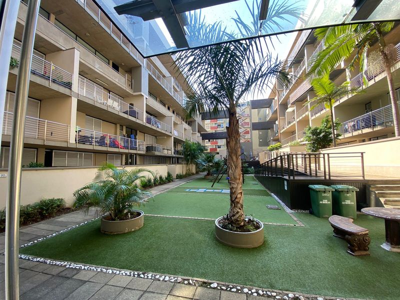 Modern 2 Bedroom, 2 Bathroom Apartment at The Auroras - Photo 3