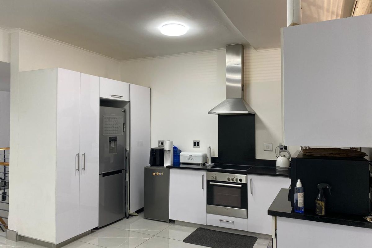 Modern 2 Bedroom, 2 Bathroom Apartment at The Auroras - Photo 5