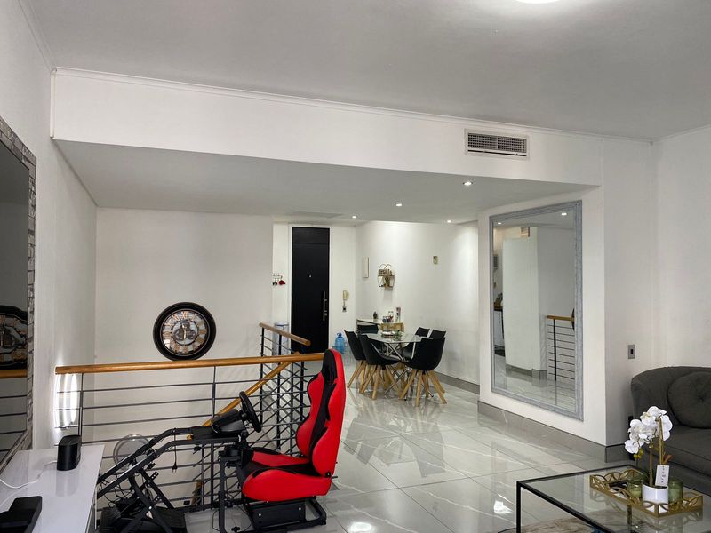Modern 2 Bedroom, 2 Bathroom Apartment at The Auroras - Photo 9