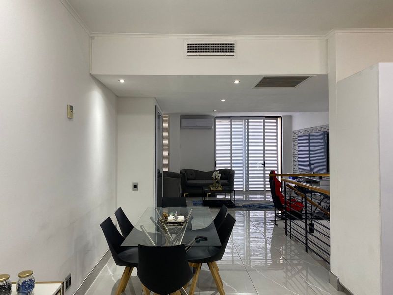 Modern 2 Bedroom, 2 Bathroom Apartment at The Auroras - Photo 6