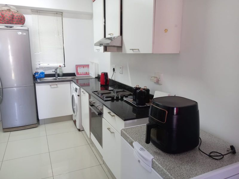 2 bedroom 1 bathroom apartment for sale in umhlanga - Photo 1
