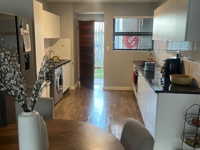 Apartment Rental Monthly In Amanzimtoti - Photo 1
