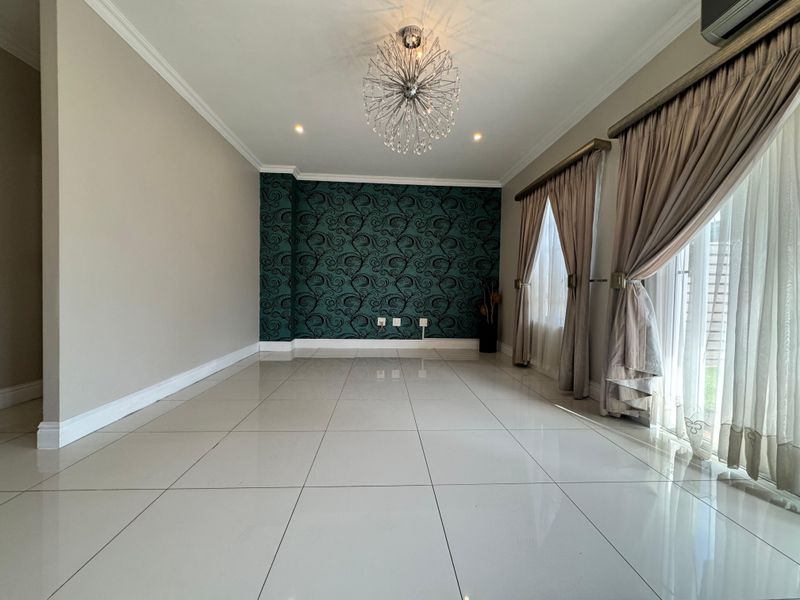 Elegant 3-Bedroom Home in Secure Edgemount Estate. - Photo 10