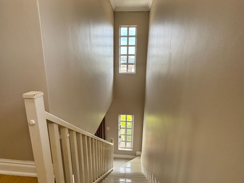 Elegant 3-Bedroom Home in Secure Edgemount Estate. - Photo 9
