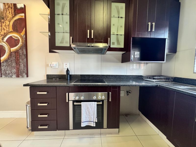 Elegant 3-Bedroom Home in Secure Edgemount Estate. - Photo 7