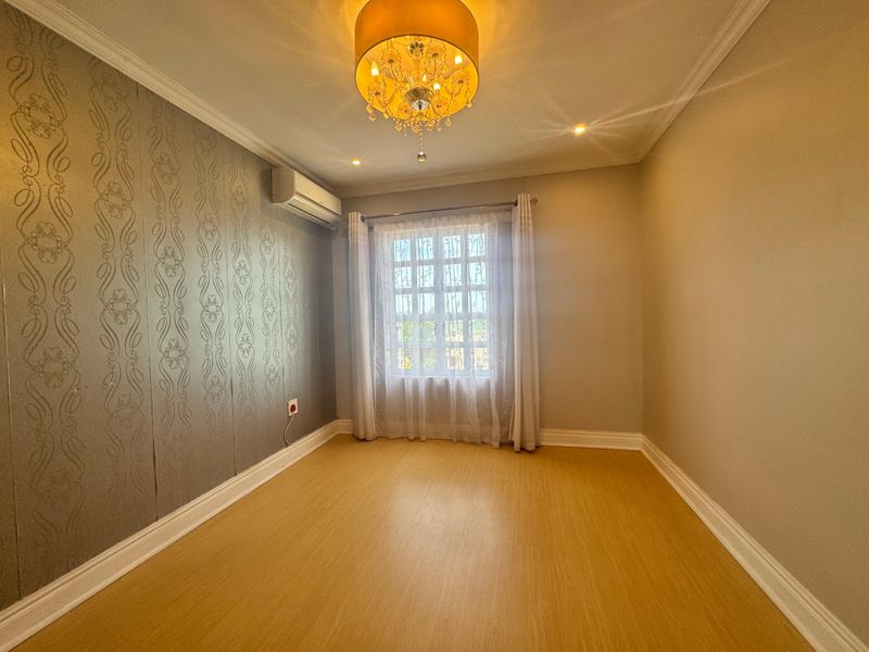 Elegant 3-Bedroom Home in Secure Edgemount Estate. - Photo 8