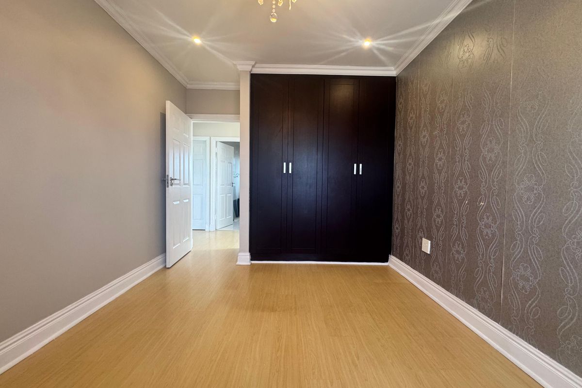 Elegant 3-Bedroom Home in Secure Edgemount Estate. - Photo 4