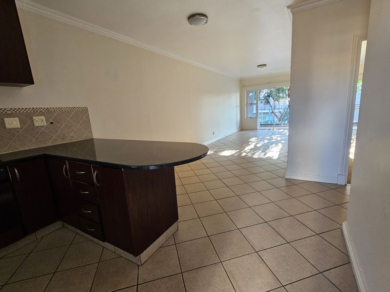 Prime property presents secure and spacious - Photo 4