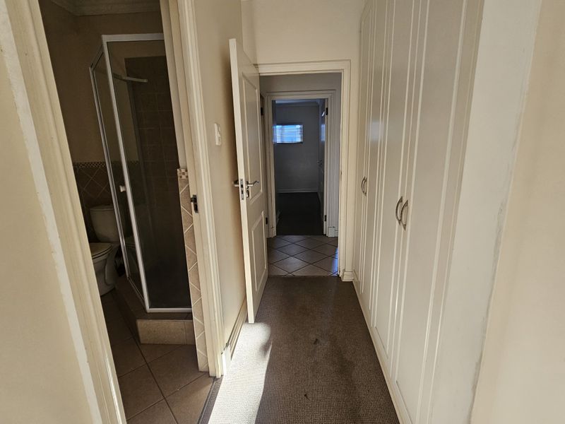 Prime property presents secure and spacious - Photo 10