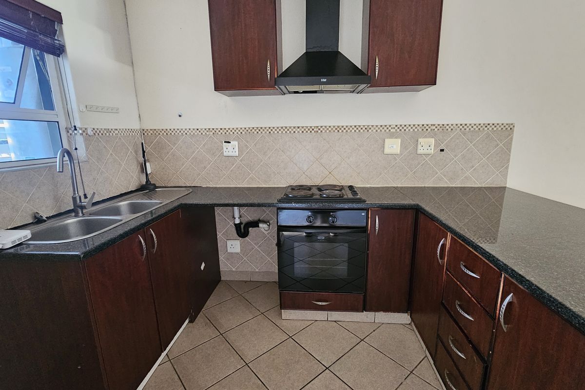 Prime property presents secure and spacious - Photo 3