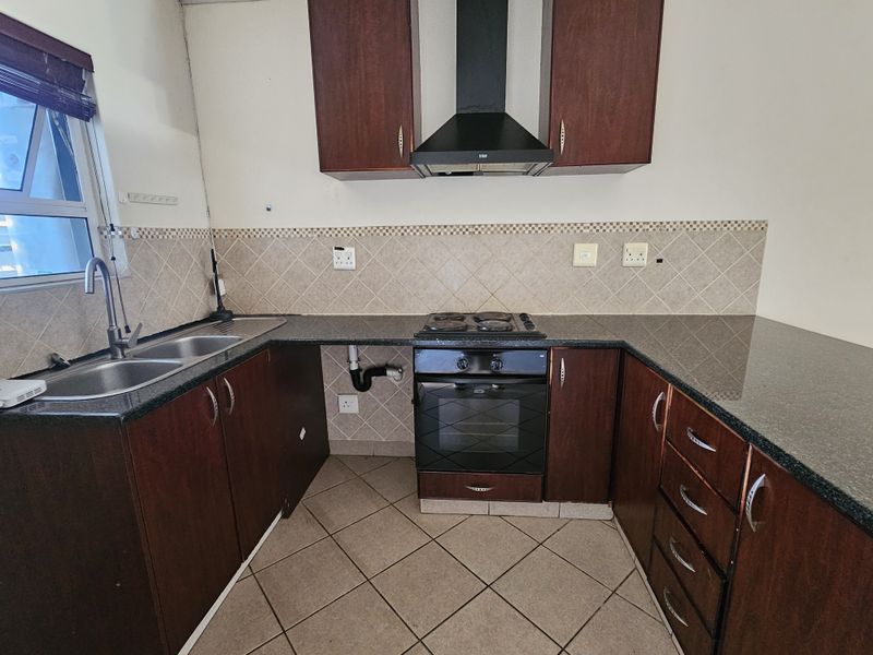 Prime property presents secure and spacious - Photo 3