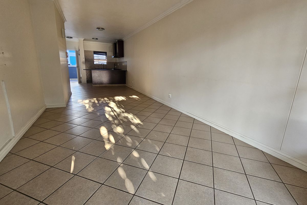Prime property presents secure and spacious - Photo 5