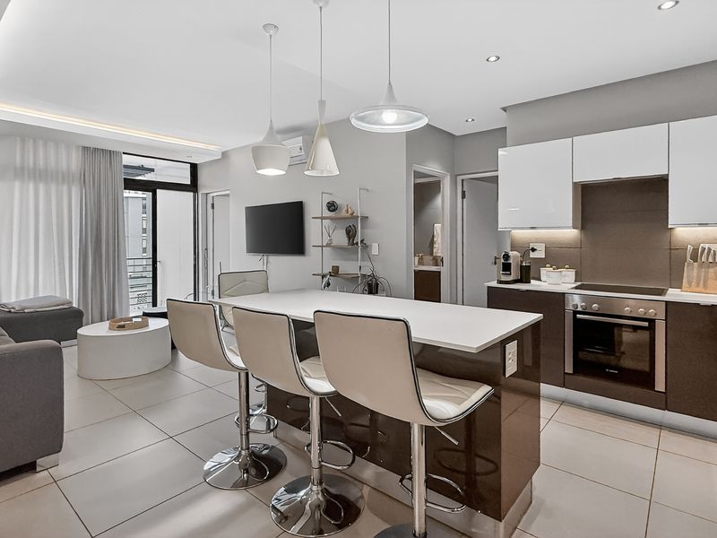 Tastefully designed, Fully Furnished Home in the Heart of Green Point Cape Town - Photo 6